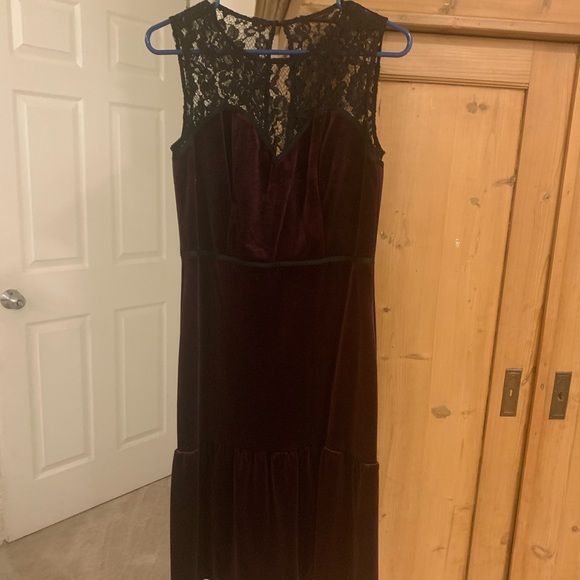 Nanette Lepore Dresses & Skirts - Nanette Lepore dress Nanette Lepore Dresses & Skirts - Nanette Lepore dress